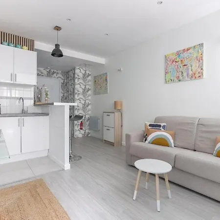 Charming Gambetta - Saint Fargeau Ii Apartment